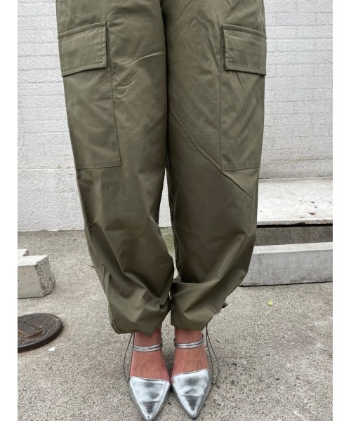 EGOIST(エゴイスト)の「裾ドロストカーゴパンツ(カーゴパンツ・レディース・カーキ/ブラック/ベージュ・FREE)」の7枚目の写真