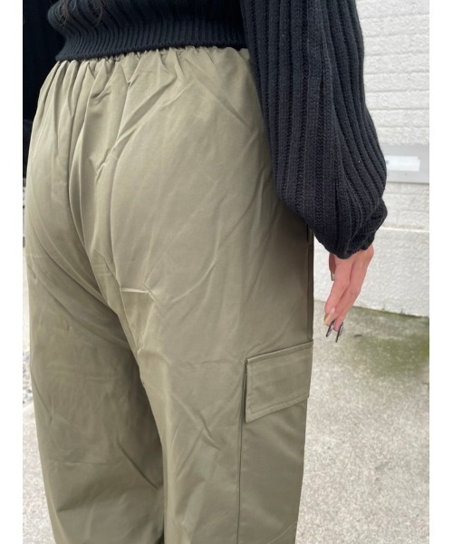 EGOIST(エゴイスト)の「裾ドロストカーゴパンツ(カーゴパンツ・レディース・カーキ/ブラック/ベージュ・FREE)」の22枚目の写真