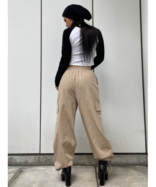 EGOIST(エゴイスト)の「裾ドロストカーゴパンツ(カーゴパンツ・レディース・カーキ/ブラック/ベージュ・FREE)」の21枚目の写真