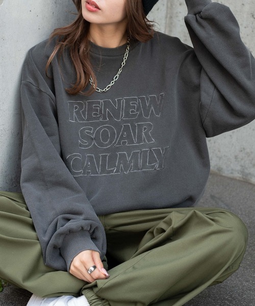 WEGO(ウィゴー)の「WEGO/ロゴ刺繍ピグメントBIGプルオーバー(スウェット・レディース・ライトパープル/スミクロ・FREE)」の2枚目の写真