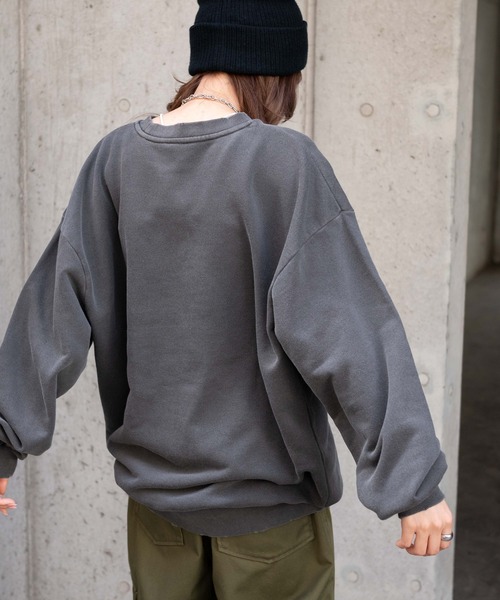 WEGO(ウィゴー)の「WEGO/ロゴ刺繍ピグメントBIGプルオーバー(スウェット・レディース・ライトパープル/スミクロ・FREE)」の7枚目の写真