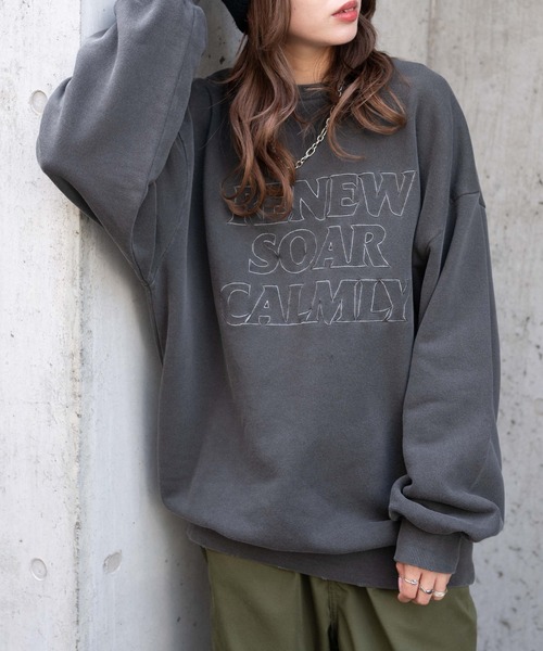 WEGO(ウィゴー)の「WEGO/ロゴ刺繍ピグメントBIGプルオーバー(スウェット・レディース・ライトパープル/スミクロ・FREE)」の8枚目の写真