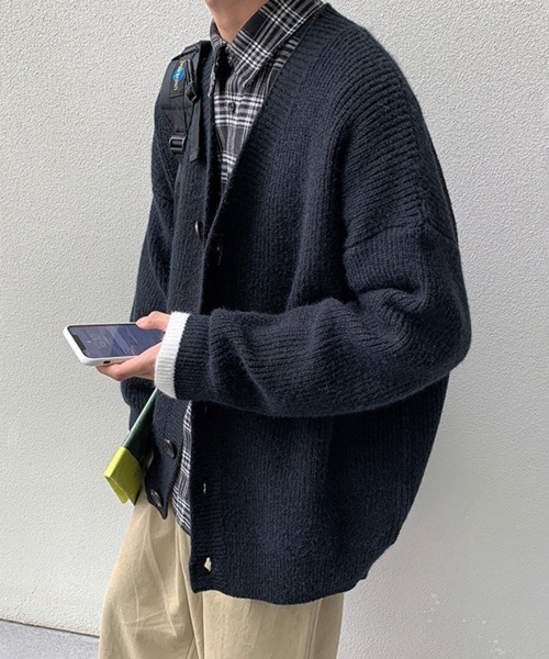 NOWLE（ノウル）の「【NOWLE】シンプルライン柄 Vネック ニット カーディガン（カーディガン/ボレロ・メンズ・ネイビー/グレー/ブラック/ブルー・MEDIUM/LARGE/X-LARGE/XX-LARGE）」の9枚目の写真