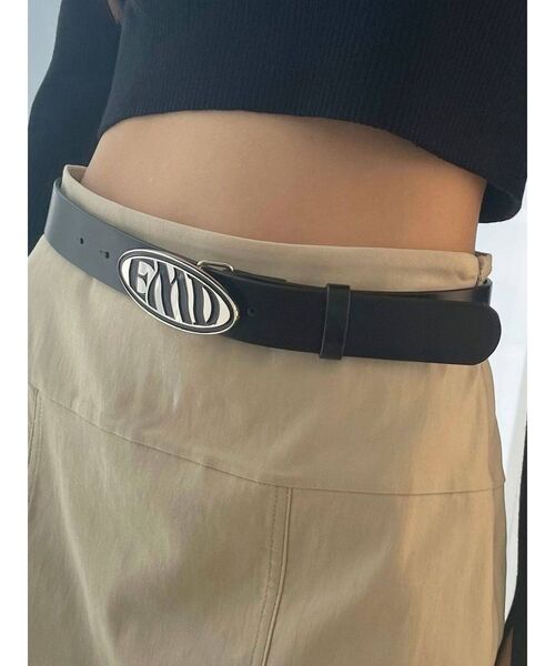 EMODA(エモダ)の「オーバルバックルロゴベルト(ベルト・レディース・ブラック/ブラウン・FREE)」の2枚目の写真