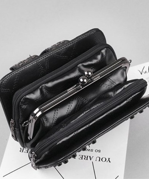 DIAVEL（ディアベル）の「ブラックスタッズ横型ミニバッグ（ショルダー