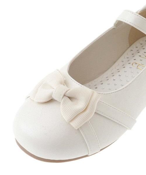 a.v.v（アーヴェヴェ）の「[KIDS]リボンバレエシューズ[WEB限定サイズ]（パンプス・キッズ・アイボリー/ブラック・195/20/19/18/185）」の20枚目の写真