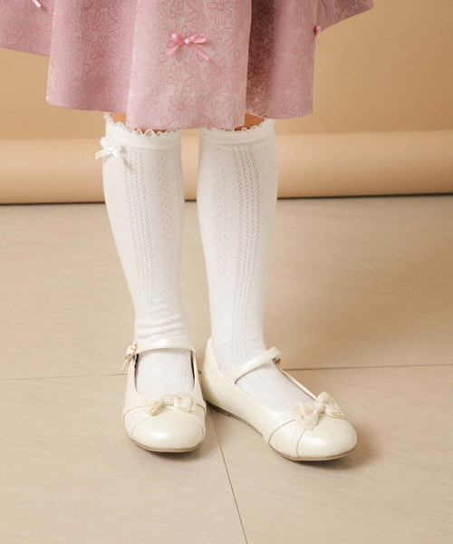 a.v.v（アーヴェヴェ）の「[KIDS]リボンバレエシューズ[WEB限定サイズ]（パンプス・キッズ・アイボリー/ブラック・195/20/19/18/185）」の10枚目の写真