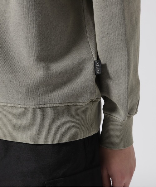 AVIREX（アヴィレックス）の「《DAILY/デイリー》FADE WASH CREW NECK SWEAT / フェード ウォッシュ クルーネック スウェット / AVIREX / アヴィレックス（スウェット・メンズ・チャコール/オレンジ/グレー系その他3/オリーブ系・2XL/M/L/XL）」の15枚目の写真