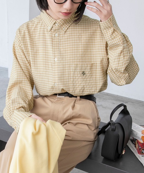 BONLECILL(ボンルシール)の「ビッグシルエット アソートワンポイント刺繍ボタンダウンシャツ(シャツ/ブラウス・レディース・ブルー系/オレンジ/ベージュ系/カーキ/ライトグリーン系/ネイビー系/ブルー/オフホワイト/ネイビー系2/ブラック系・FREE)」の5枚目の写真