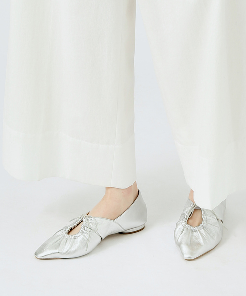 PICHE ABAHOUSE（ピシェ アバハウス）の「ソフトレザーシャーリングバブーシュ（パンプス・レディース・ホワイト/ブラック/ラベンダー/シルバー・37/39/35/38/36）」の4枚目の写真