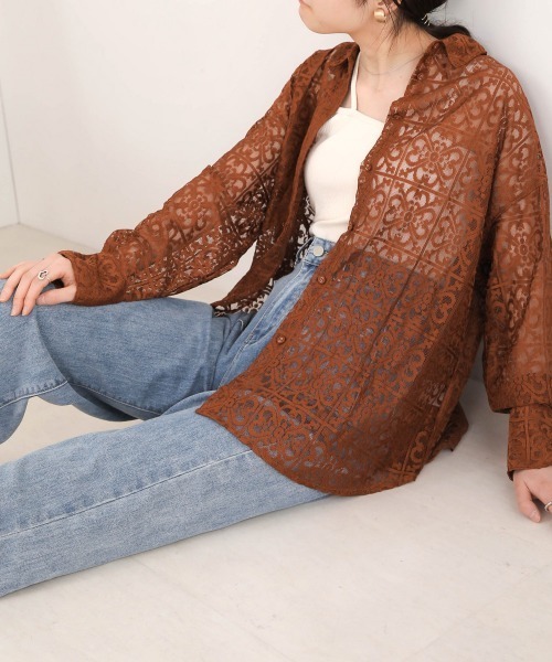 Bab（バブ）の「ブロックレースルーズシャツ（シャツ/ブラウス・レディース・ブラック/アイボリー/ブラウン・M）」の3枚目の写真