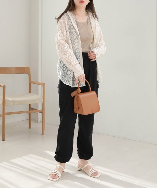 Bab（バブ）の「ブロックレースルーズシャツ（シャツ/ブラウス・レディース・ブラック/アイボリー/ブラウン・M）」の6枚目の写真