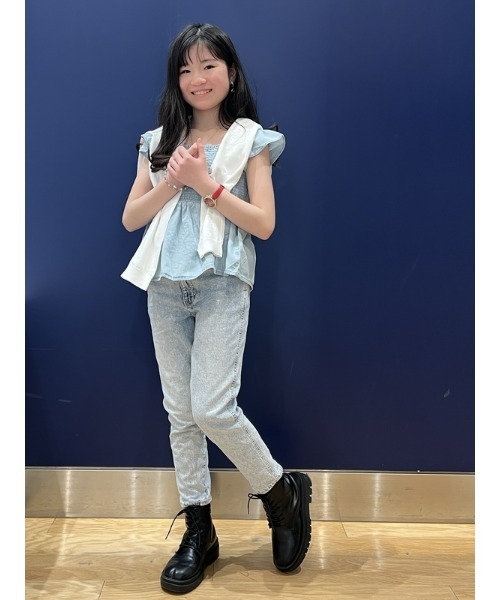 GAP（ギャップ）の「ウォッシュウェル スモッキングギャザー デニムトップス (キッズ)（シャツ/ブラウス・キッズ・ライトインディゴブルー・S/M/L/XL/XXL/XS）」の9枚目の写真