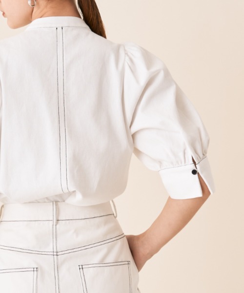 Solace（ソレイス）の「ツイルデニムパワショルブラウス（シャツ/ブラウス・レディース・ホワイト/ネイビー・FREE）」の5枚目の写真