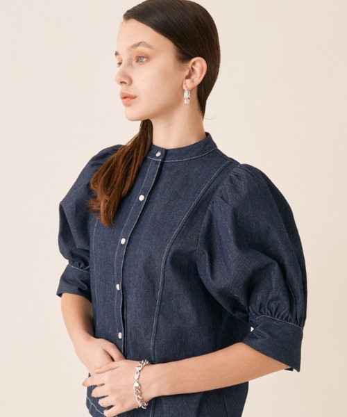 Solace（ソレイス）の「ツイルデニムパワショルブラウス（シャツ/ブラウス・レディース・ホワイト/ネイビー・FREE）」の21枚目の写真