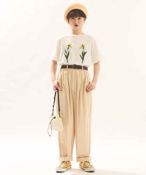 MERLOT(メルロー)の「フラワー刺繍Tシャツ(Tシャツ/カットソー・レディース・ホワイト/ブラック・FREE)」の21枚目の写真
