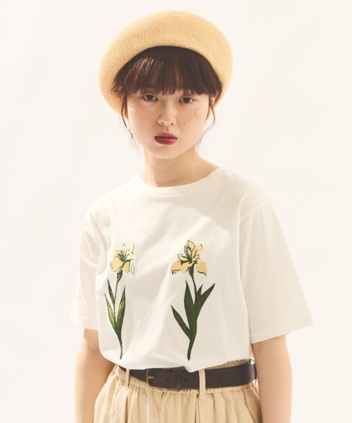 MERLOT(メルロー)の「フラワー刺繍Tシャツ(Tシャツ/カットソー・レディース・ホワイト/ブラック・FREE)」の6枚目の写真