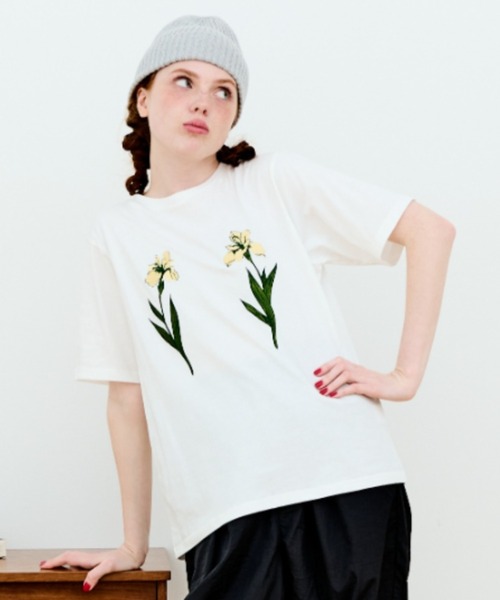 MERLOT(メルロー)の「フラワー刺繍Tシャツ(Tシャツ/カットソー・レディース・ホワイト/ブラック・FREE)」の17枚目の写真