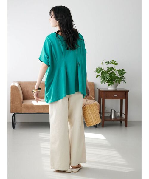 CRAFT STANDARD BOUTIQUE（クラフトスタンダードブティック）の「前後2wayタックプルオーバー（Tシャツ/カットソー・レディース・グレイッシュベージュ/グリーン/ブラック・FREE）」の11枚目の写真