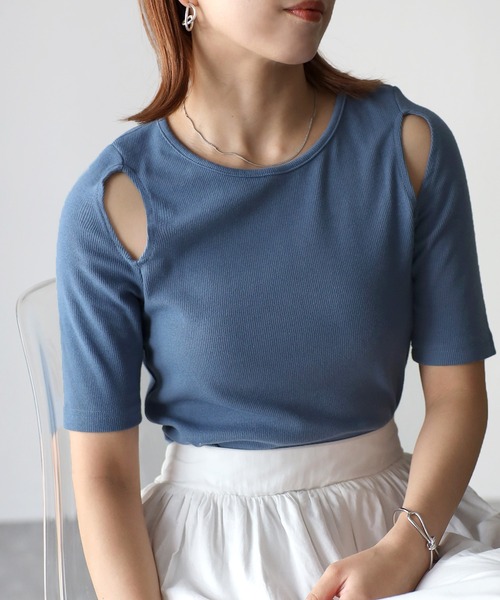 Riberry(リベリー)の「カットアウトテレコトップス(Tシャツ/カットソー・レディース・チャコールグレー/オフホワイト/ブルー/ブラック/グレイッシュベージュ・MEDIUM)」の8枚目の写真