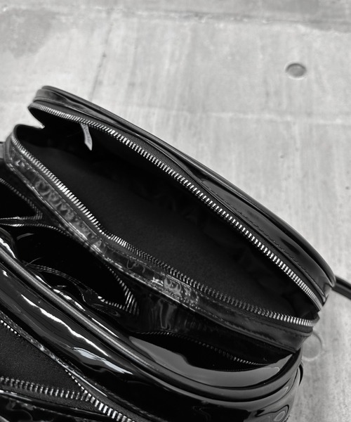 LVEU.(ラブユ.)の「【ZOZOTOWN限定】Enamel round backpack / エナメルラウンドリュック(バックパック/リュック・レディース・ブラック・FREE)」の21枚目の写真