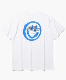 【UNISEX】ISTKUNST/ロゴスマイリーT 2904685