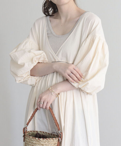 fredy emue（フレディエミュ）の「【fredyemueフレディエミュ】パフスリーブドレス（ワンピース・レディース・アイボリー/ブラック/ブルー・38）」の17枚目の写真