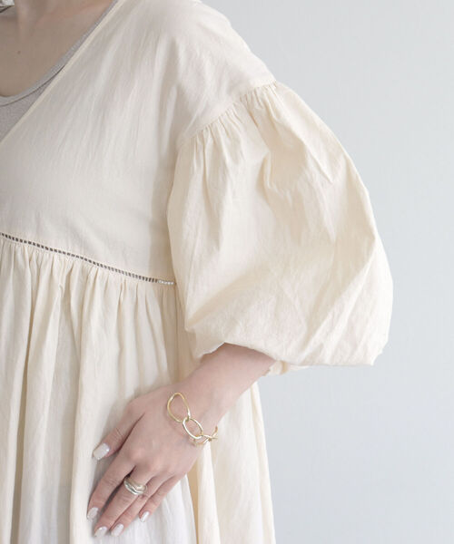 fredy emue（フレディエミュ）の「【fredyemueフレディエミュ】パフスリーブドレス（ワンピース・レディース・アイボリー/ブラック/ブルー・38）」の11枚目の写真