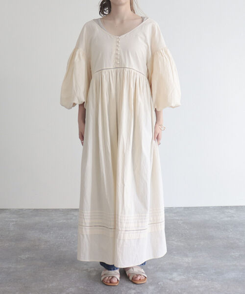 fredy emue（フレディエミュ）の「【fredyemueフレディエミュ】パフスリーブドレス（ワンピース・レディース・アイボリー/ブラック/ブルー・38）」の14枚目の写真