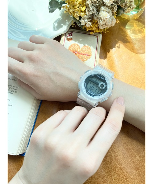 Three Four Time(スリーフォータイム)の「5気圧防水 クリアベルトデジタルウォッチ / 時計(アナログ腕時計・レディース・ベージュ/ホワイト・FREE)」の4枚目の写真