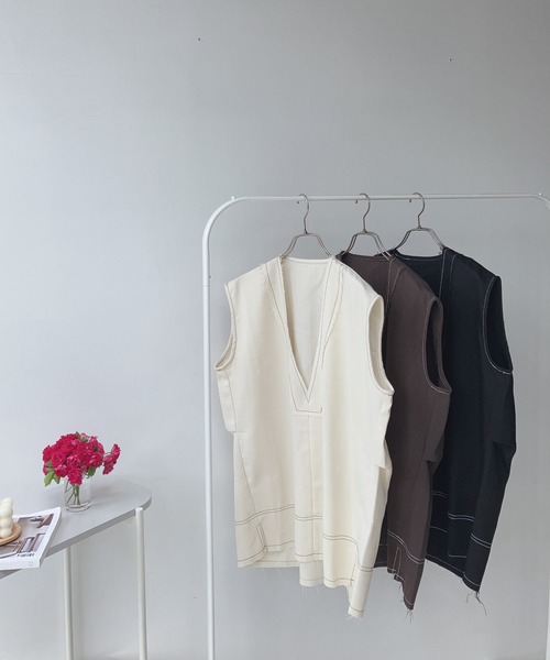 AS KNOW AS plus(アズノゥアズプラス)の「〇リネンライク ステッチVネックベスト(ベスト・レディース・アイボリー/ブラック/ブラウン・FREE)」の10枚目の写真