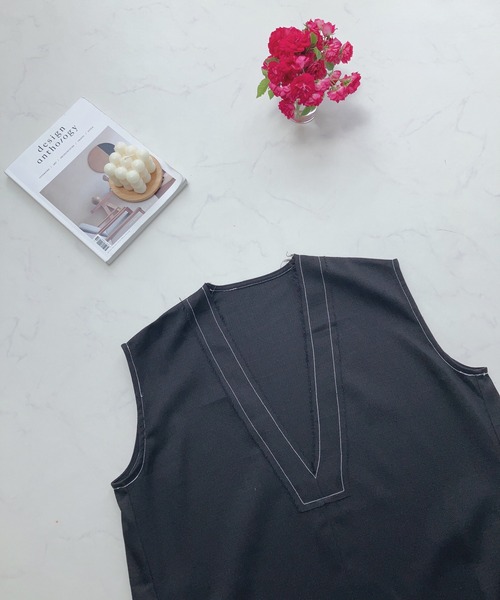 AS KNOW AS plus(アズノゥアズプラス)の「〇リネンライク ステッチVネックベスト(ベスト・レディース・アイボリー/ブラック/ブラウン・FREE)」の14枚目の写真