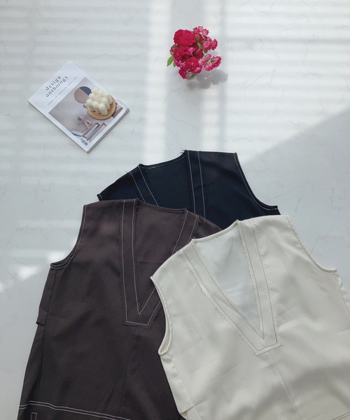 AS KNOW AS plus(アズノゥアズプラス)の「〇リネンライク ステッチVネックベスト(ベスト・レディース・アイボリー/ブラック/ブラウン・FREE)」の15枚目の写真