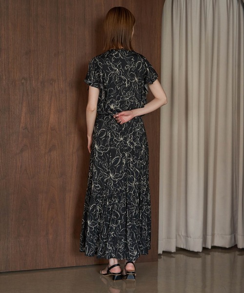 ROPE' PICNIC(ロペピクニック)の「【emur/エミュール】セットアップ対応/アートフラワー柄スカート(スカート・レディース・ブラック/サックスブルー・38)」の8枚目の写真