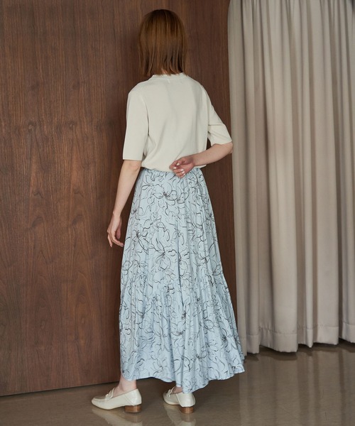 ROPE' PICNIC(ロペピクニック)の「【emur/エミュール】セットアップ対応/アートフラワー柄スカート(スカート・レディース・ブラック/サックスブルー・38)」の13枚目の写真