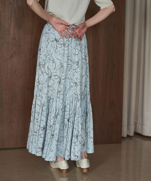 ROPE' PICNIC(ロペピクニック)の「【emur/エミュール】セットアップ対応/アートフラワー柄スカート(スカート・レディース・ブラック/サックスブルー・38)」の16枚目の写真