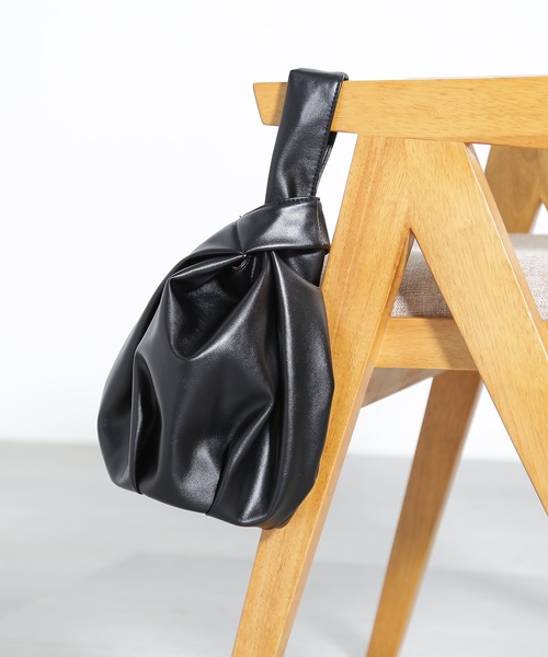 N.（N. Natural Beauty Basic）（エヌエヌナチュラルビューティーベーシック）の「◆ワンハンドルバッグ（ビジネスバッグ・レディース・シルバー/ベージュ/ブラック・ﾌﾘ-）」の4枚目の写真