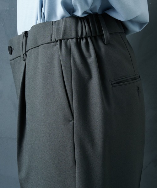 STUDIOUS（ステュディオス）の「【PUBLIC TOKYO/パブリックトウキョウ】エバークリースGRクロスフレアスラックス（スラックス・メンズ・グレー/ブラック/ダークグレー・2/1/3）」の21枚目の写真