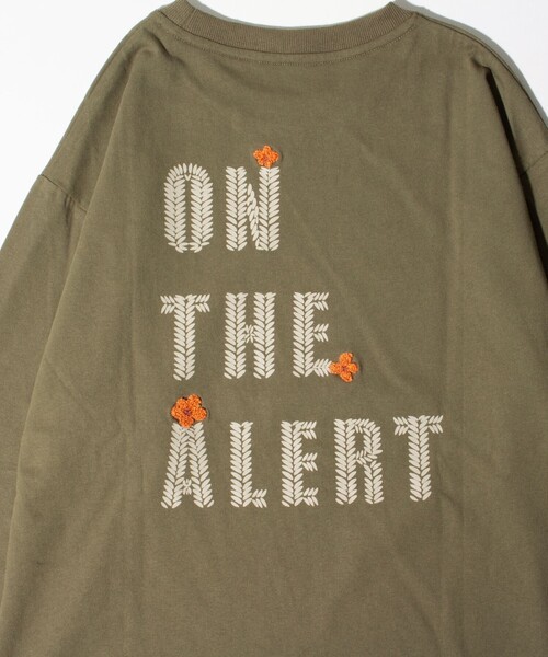 GLOSTER（グロスター）の「【GLOSTER/グロスター】ワンポイント刺繍 タイガーリーフ ロンT バックプリント ベトジャン（Tシャツ/カットソー・メンズ・ネイビー/オリーブ/ホワイト・S/M/L）」の2枚目の写真