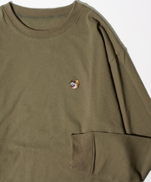 GLOSTER（グロスター）の「【GLOSTER/グロスター】ワンポイント刺繍 タイガーリーフ ロンT バックプリント ベトジャン（Tシャツ/カットソー・メンズ・ネイビー/オリーブ/ホワイト・S/M/L）」の6枚目の写真