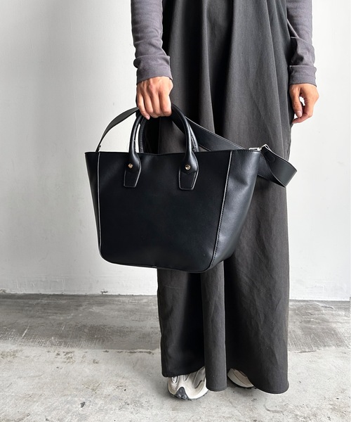 favori（ファヴォリ）の「EM:Favoriメッシュポーチ付き合皮トート（トートバッグ・レディース・アイボリー/ブラック/ダークブラウン/シルバー・FREE）」の3枚目の写真