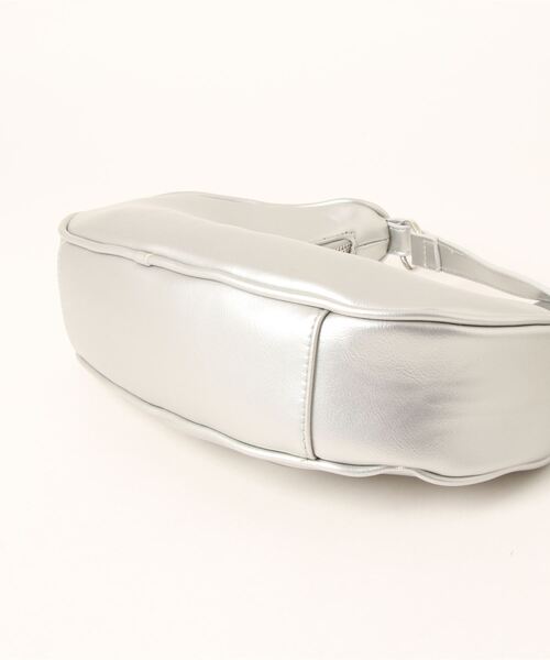 Settimissimo（セッティミッシモ）の「ハーフムーンショルダーバッグ（ショルダーバッグ・レディース・ブラック/シルバー・FREE）」の4枚目の写真