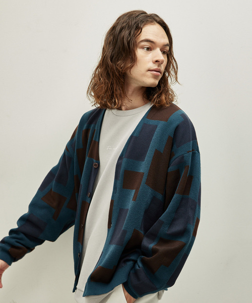 JUNRED(ジュンレッド)の「幾何学柄Vネックカーディガン(カーディガン/ボレロ・メンズ・ブルー/グレー/ベージュ・L/M/LL)」の8枚目の写真