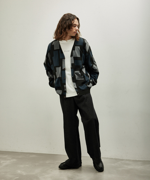 JUNRED(ジュンレッド)の「幾何学柄Vネックカーディガン(カーディガン/ボレロ・メンズ・ブルー/グレー/ベージュ・L/M/LL)」の10枚目の写真