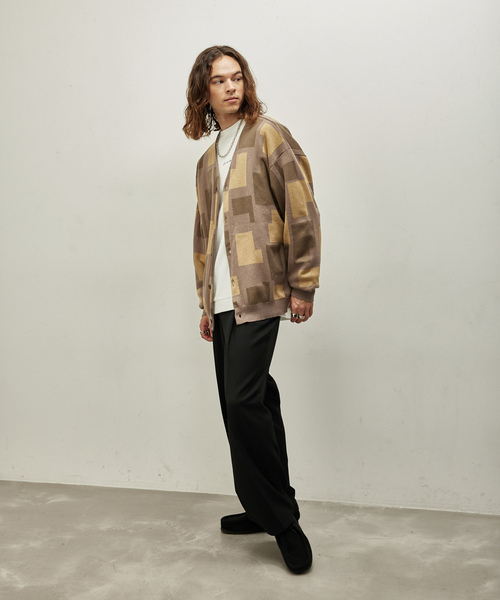 JUNRED(ジュンレッド)の「幾何学柄Vネックカーディガン(カーディガン/ボレロ・メンズ・ブルー/グレー/ベージュ・L/M/LL)」の12枚目の写真