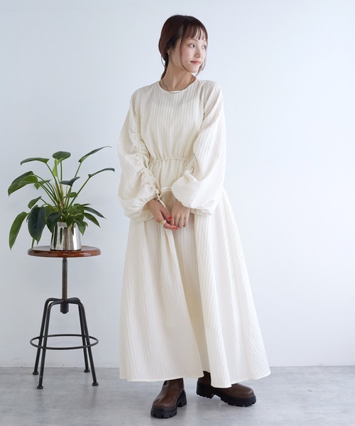 w closet（ダブルクローゼット）の「ドロストギャザーワンピース（ワンピース・レディース・サックスブルー/ブラック/オフホワイト・FREE）」の4枚目の写真