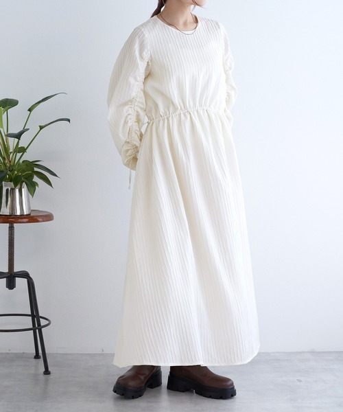 w closet（ダブルクローゼット）の「ドロストギャザーワンピース（ワンピース・レディース・サックスブルー/ブラック/オフホワイト・FREE）」の12枚目の写真