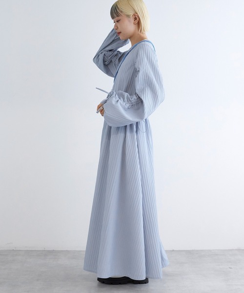 w closet（ダブルクローゼット）の「ドロストギャザーワンピース（ワンピース・レディース・サックスブルー/ブラック/オフホワイト・FREE）」の19枚目の写真