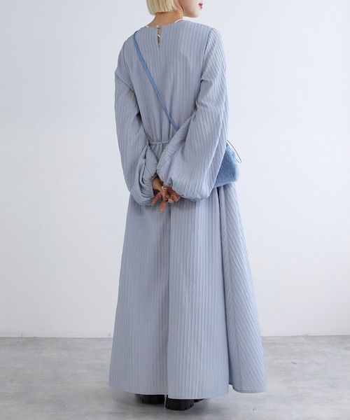 w closet（ダブルクローゼット）の「ドロストギャザーワンピース（ワンピース・レディース・サックスブルー/ブラック/オフホワイト・FREE）」の20枚目の写真