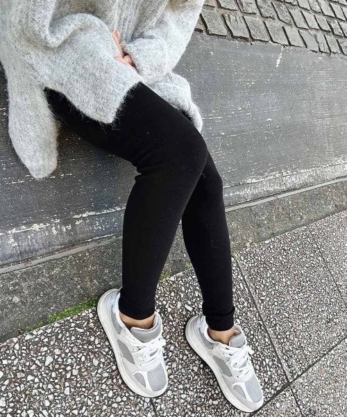 esutoreja（エストレジャ）の「スウェットレギンス（スラックス・レディース・ホワイト/ブラック/ベージュ/ブラウン/グレー/チャコール・FREE）」の3枚目の写真